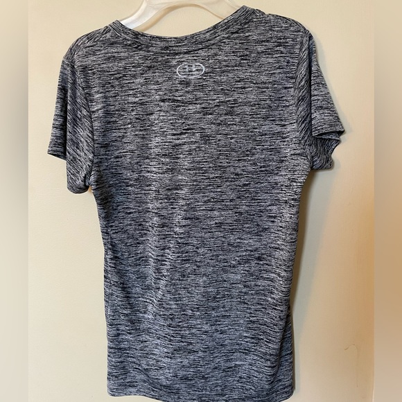 Women’s Under Armour Dri-Fit t-shirt. Size Small - Picture 2 of 3